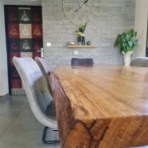 Table en chêne brut, pieds tréteaux fabrication Vendéenne artisanale Koa'Wood .