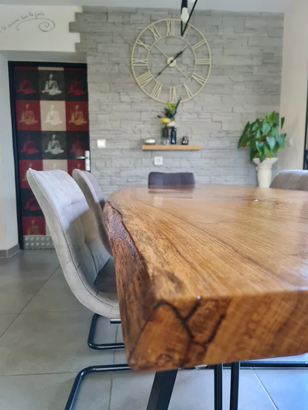 Table en chêne brut, pieds tréteaux fabrication Vendéenne artisanale Koa'Wood .